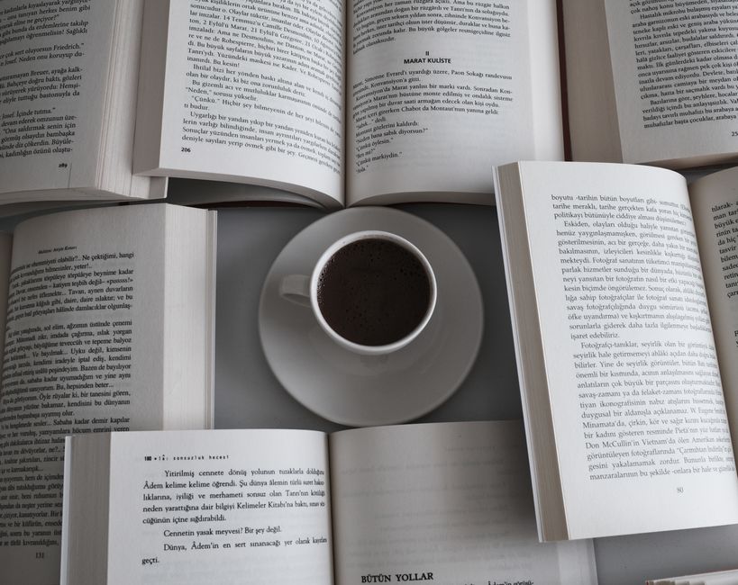 The First 100 Words: How to Hook Readers Before They Scroll Away