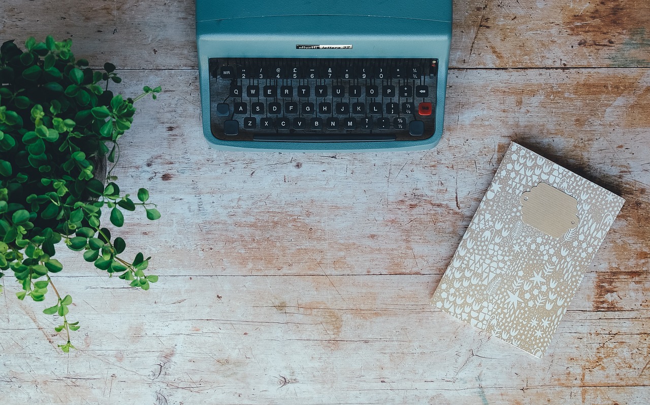 The Query Letter That Gets Read: Pitching Without the Cringe